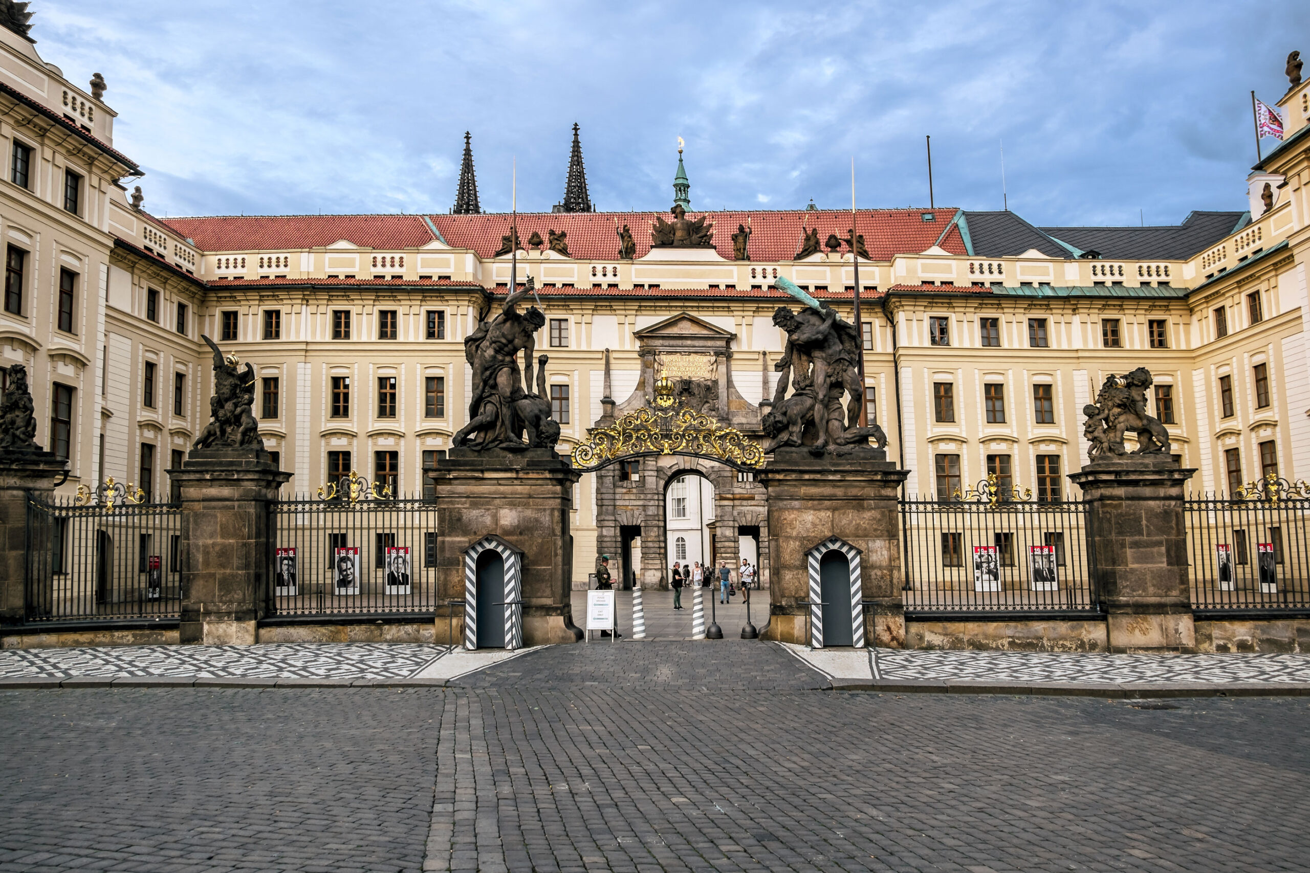 Slottet Praha presidentbolig presidentpalasset bygning kjent severdighet