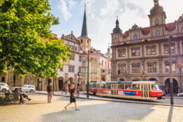 sommer Praha vaer klima temperatur Tsjekkia juni juli august